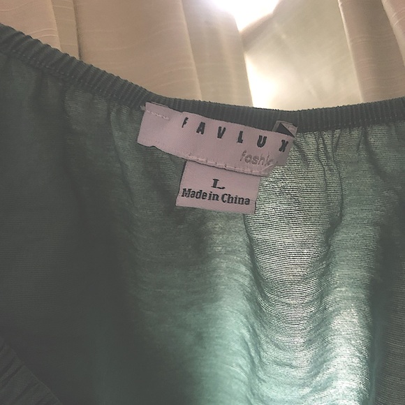 Green Crop Fitted- marked L fits S - Picture 3 of 3